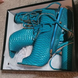 Turquoise blue snake booties